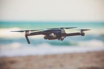 Drones, IA et caméras intelligentes anti-noyade : quand la tech aide les sauveteurs