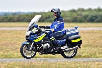 Répartition équitable Police/Gendarmerie des effectifs supplémentaires prévus par la Lopmi